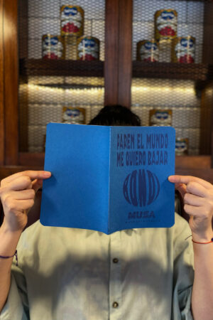 Libreta "Paren el Mundo"